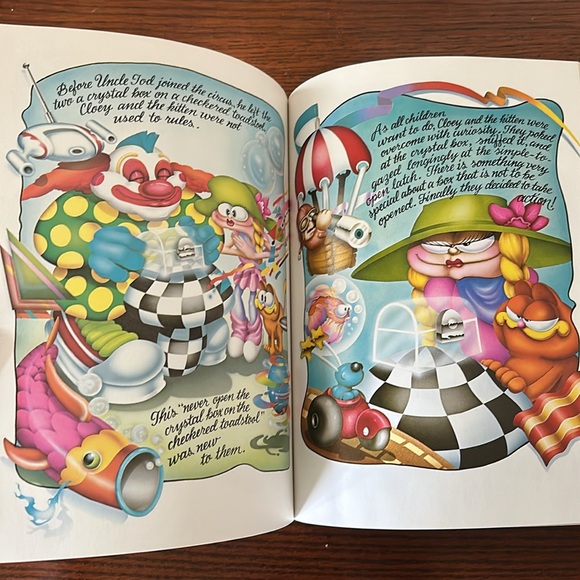 RARE Garfield Book - Garfield & His 9 Lives by Jim Davis Softcover 1984 - Picture 7 of 8